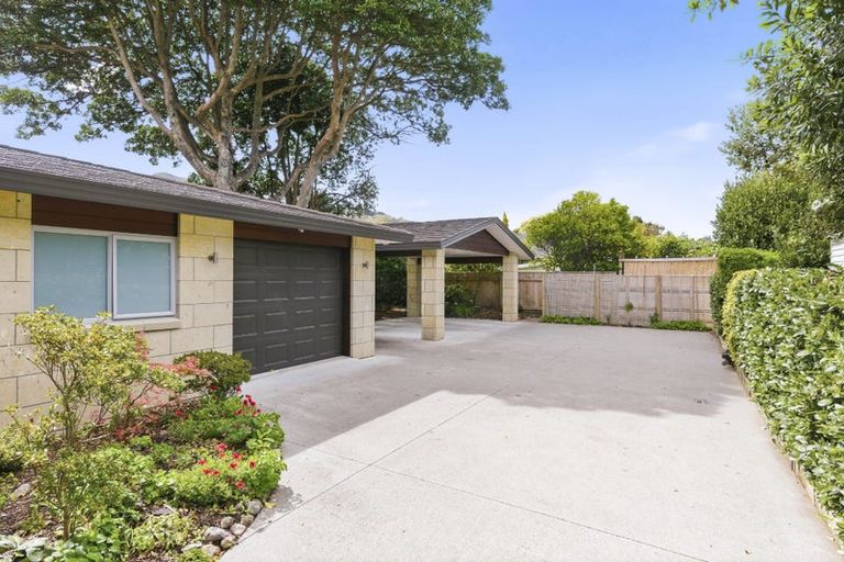 Photo of property in 3 Iti Grove, Waikanae, 5036
