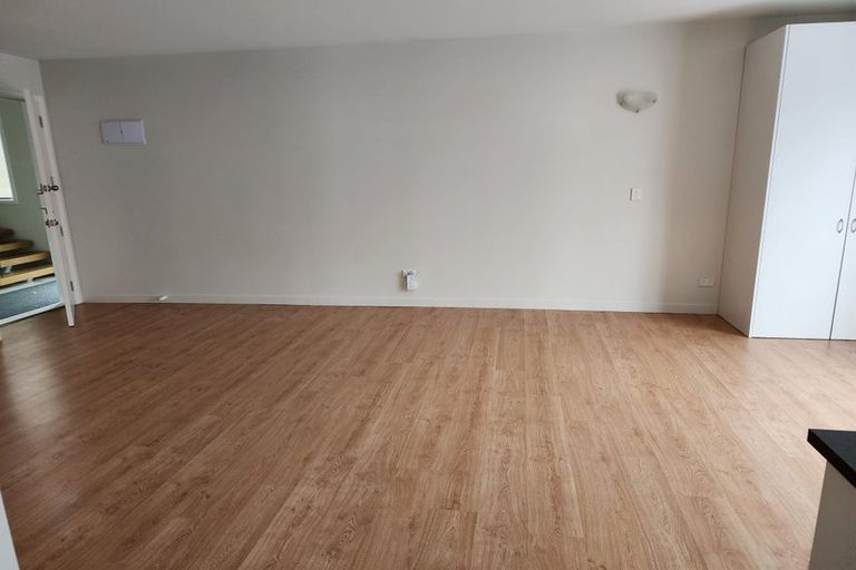 Photo of property in 46 Spinnaker Drive, Te Atatu Peninsula, Auckland, 0610