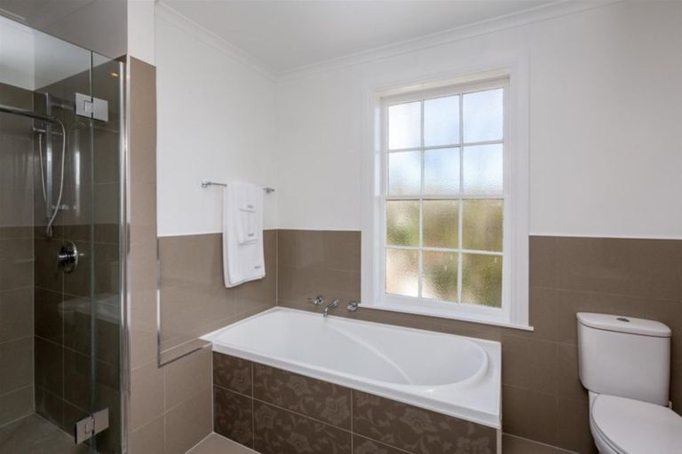 Photo of property in 100 Belt Road, New Plymouth, 4310