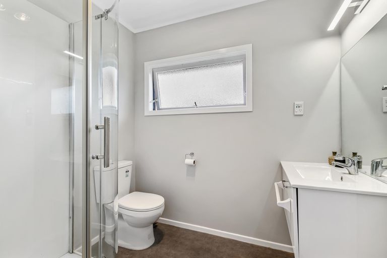 Photo of property in 20 Grove Road, Papakura, 2110