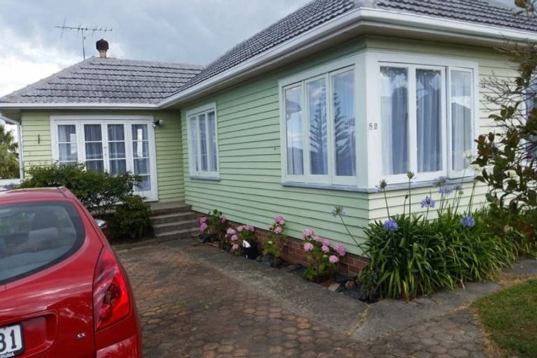 Photo of property in 82 Ocean View Road, Northcote, Auckland, 0627