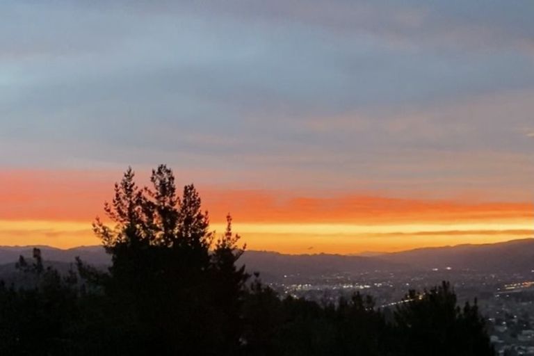 Photo of property in 1 Mount Marua Way, Timberlea, Upper Hutt, 5018