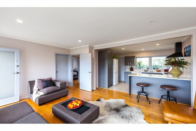 Photo of property in 2/303 Rangatira Road, Beach Haven, Auckland, 0626