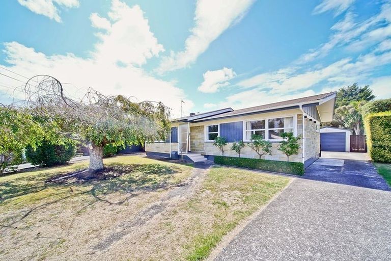 Photo of property in 8 Gwendoline Place, Glenview, Hamilton, 3206