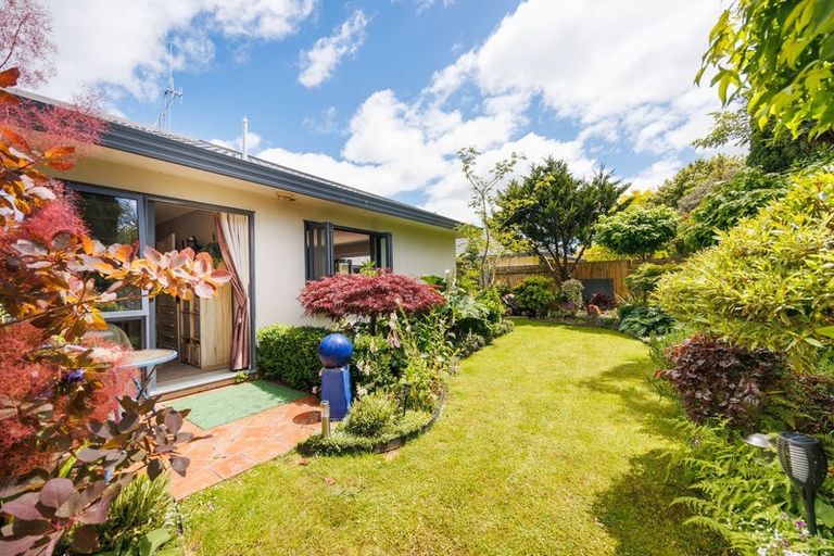 Photo of property in 21 Aspen Way, Kelvin Grove, Palmerston North, 4414