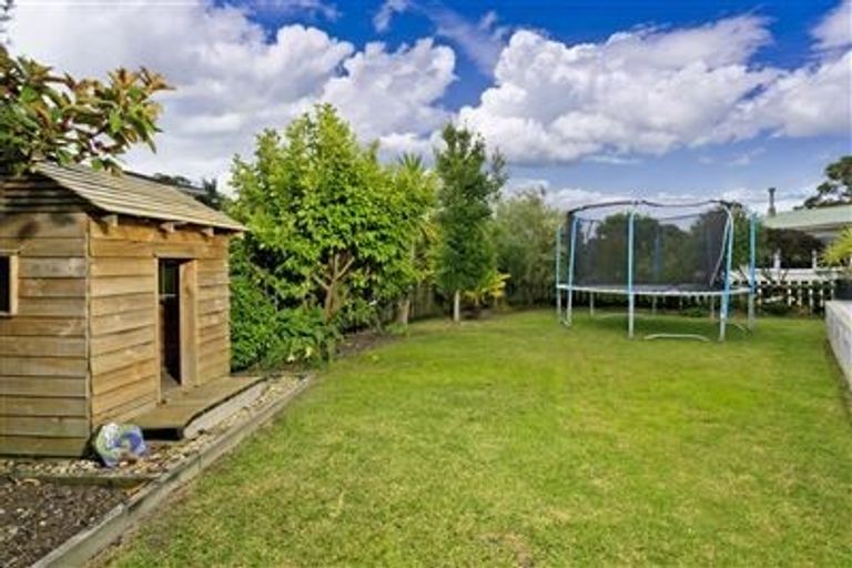 Photo of property in 2 Wykeham Place, Glenfield, Auckland, 0629