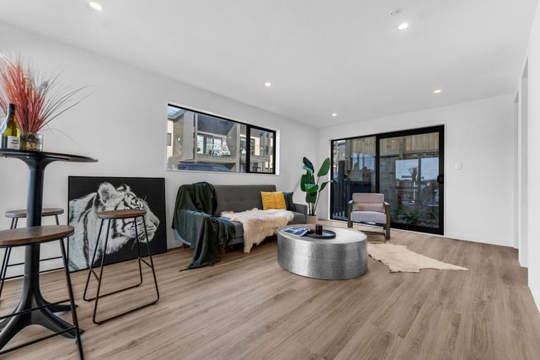 Photo of property in 2 Irwin Lane, Windsor Park, 0632