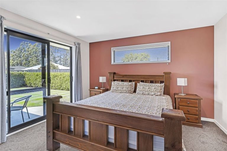 Photo of property in 6 Fry Place, Rolleston, 7614