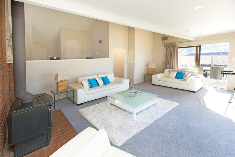 Photo of property in 33 Arkles Strand, Arkles Bay, Whangaparaoa, 0932