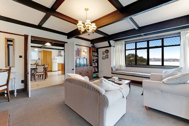 Photo of property in 81 Kiwi Esplanade, Mangere Bridge, Auckland, 2022