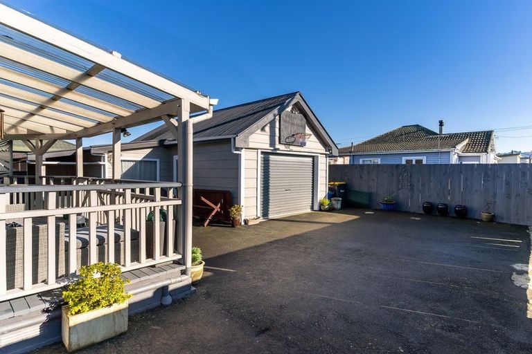 Photo of property in 196 Oxford Street, South Dunedin, Dunedin, 9012