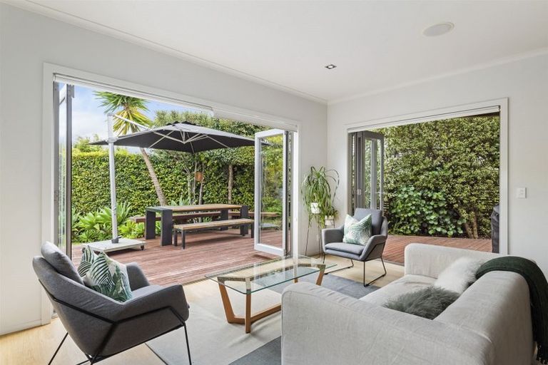 Photo of property in 131c Kowhai Road, Mairangi Bay, Auckland, 0630