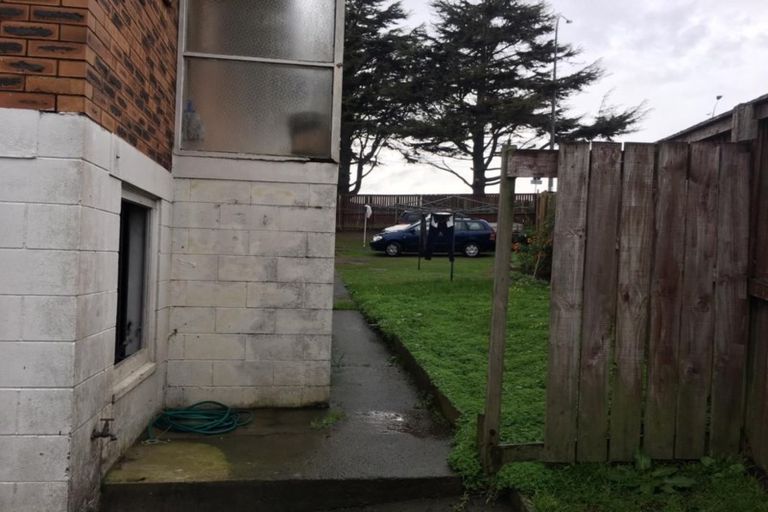 Photo of property in 2/7 Great South Road, Manurewa, Auckland, 2102