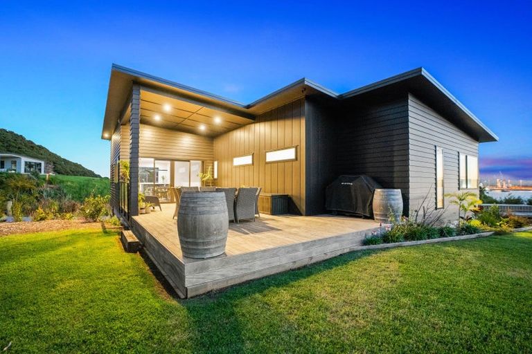 Photo of property in 6 Lort Point Lane, Whangarei Heads, Whangarei, 0174