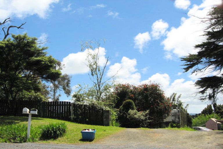 Photo of property in 204 Hanham Road, Kumeu, 0891