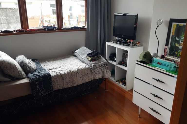 Photo of property in 2 Trevethick Grove, Woburn, Lower Hutt, 5010