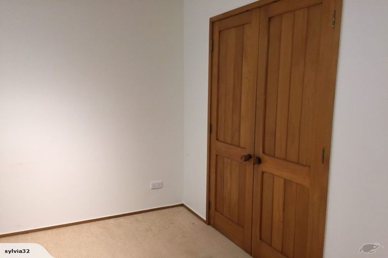 Photo of property in 13 Antilla Place, Half Moon Bay, Auckland, 2012