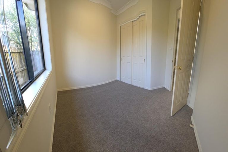 Photo of property in 14 Parkcrest Drive, Henderson, Auckland, 0612