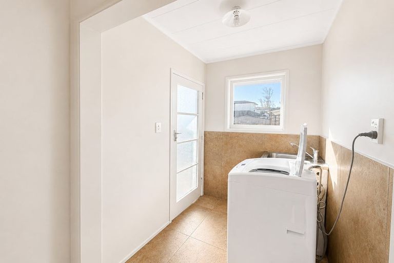 Photo of property in 13 Duggan Avenue, Mangere, Auckland, 2022