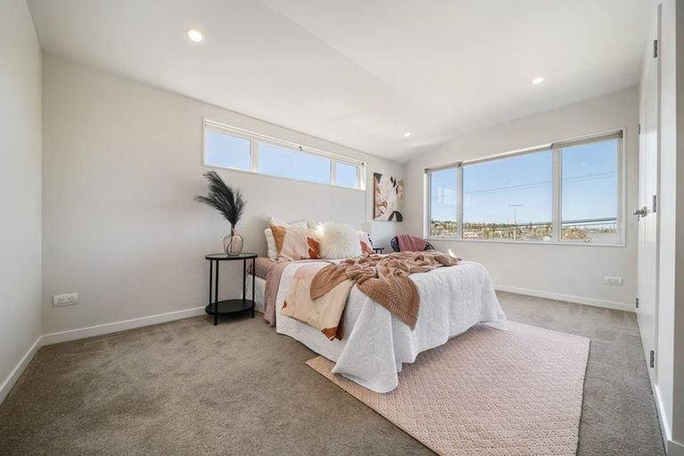 Photo of property in 5 Lyttelton Avenue, Forrest Hill, Auckland, 0620