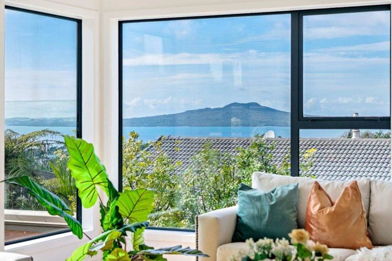 Photo of property in 41 Aberdeen Road, Castor Bay, Auckland, 0620