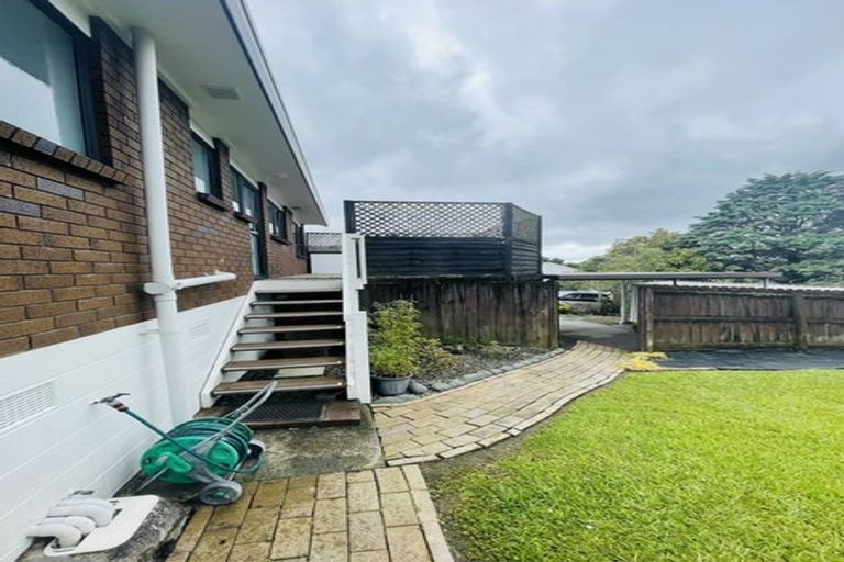 Photo of property in 1 John Webster Place, Glen Eden, Auckland, 0602