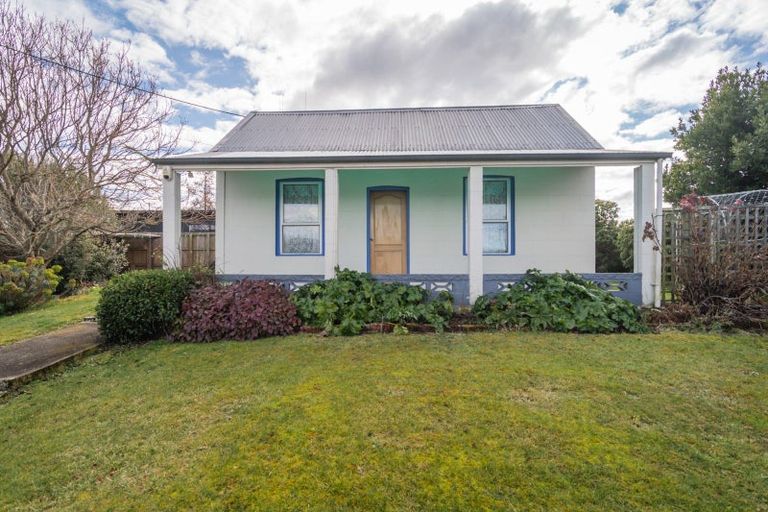 Photo of property in 28 Saint Leonards Road, Temuka, 7920