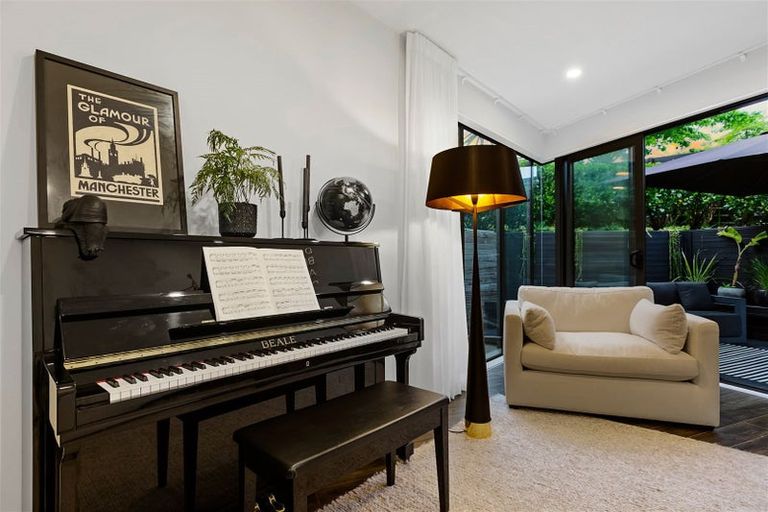 Photo of property in 5 Remuremu Street, Long Bay, Auckland, 0630