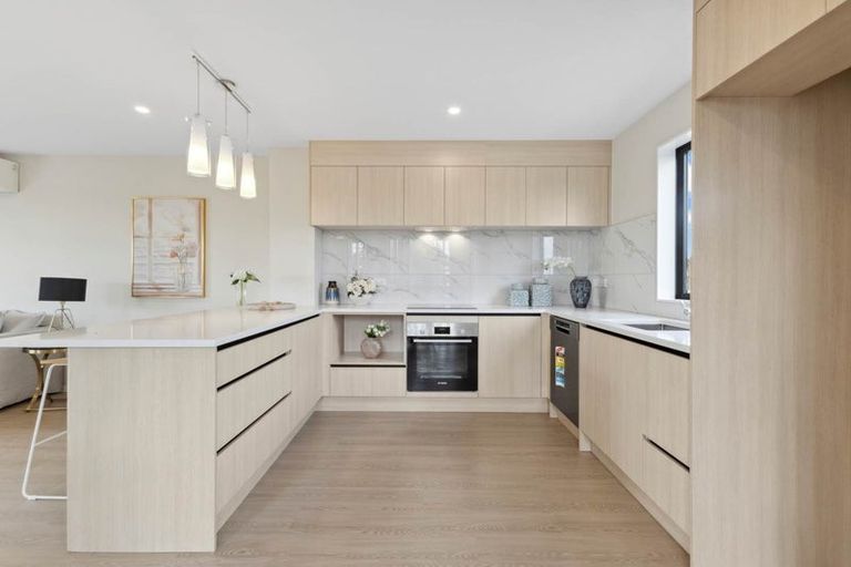 Photo of property in 24b Wayne Drive, Mangere, Auckland, 2022