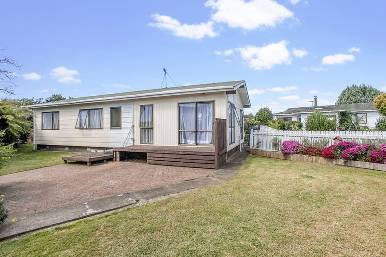 Photo of property in 8 Le Havre Place, Takanini, 2112