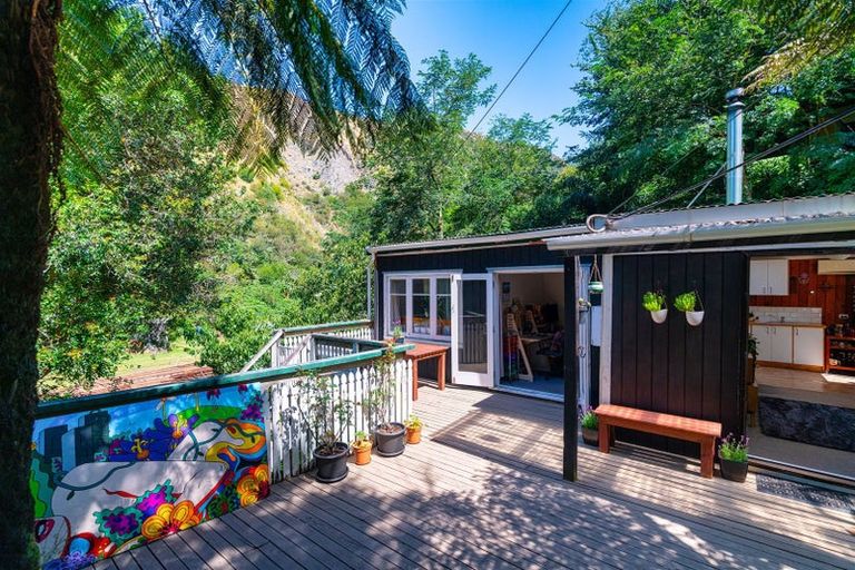 Photo of property in 56 Tilley Road, Paekakariki, 5034