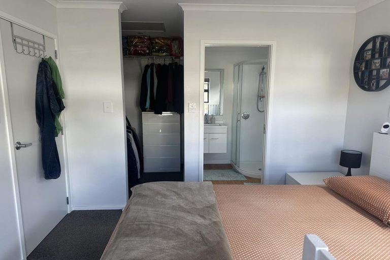 Photo of property in 34 Te Kaeaea Crescent, Wallaceville, Upper Hutt, 5018