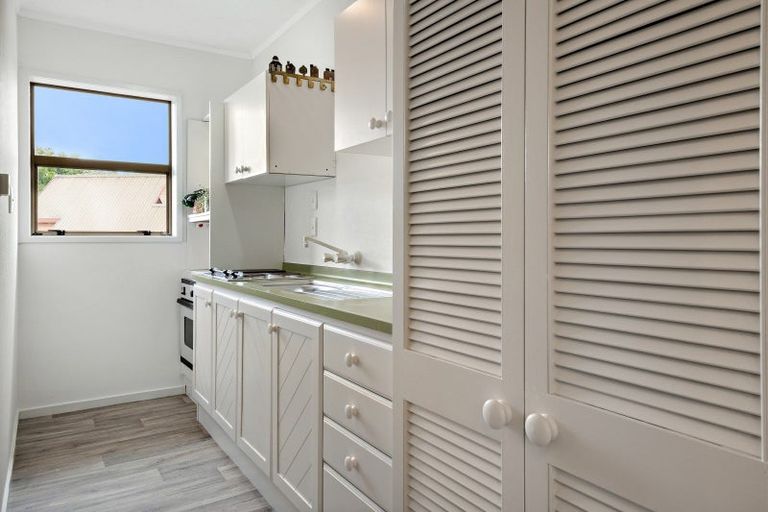 Photo of property in 5 Redmount Place, Red Hill, Papakura, 2110