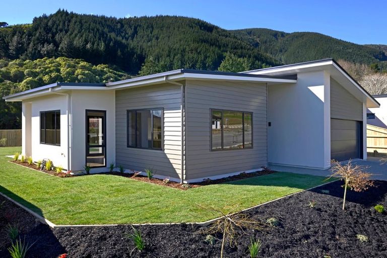 Photo of property in 43 Sanctuary Drive, Stoke, Nelson, 7011