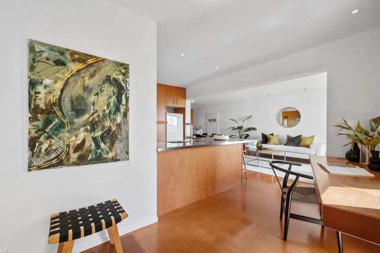 Photo of property in 2/21 Clifton Road, Hauraki, Auckland, 0622