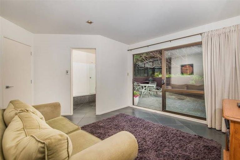Photo of property in 2/4 Prospect Terrace, Milford, Auckland, 0620