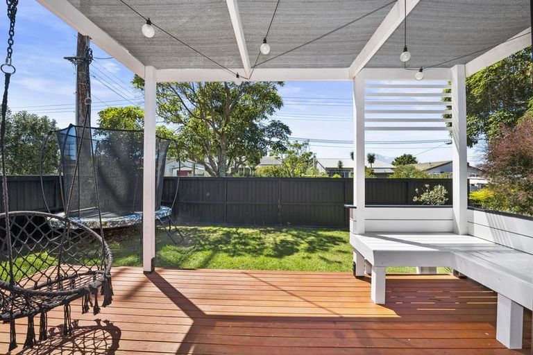 Photo of property in 1/1 Evan Street, Belmont, Auckland, 0622