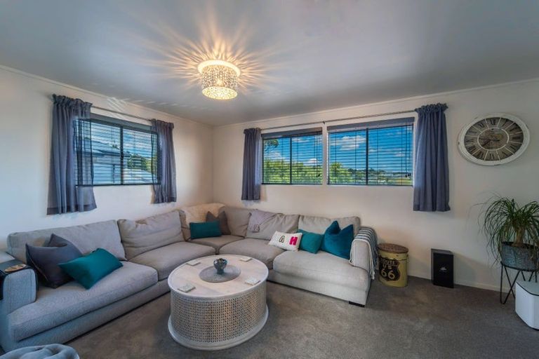 Photo of property in 36 Moffat Road, Red Beach, 0932