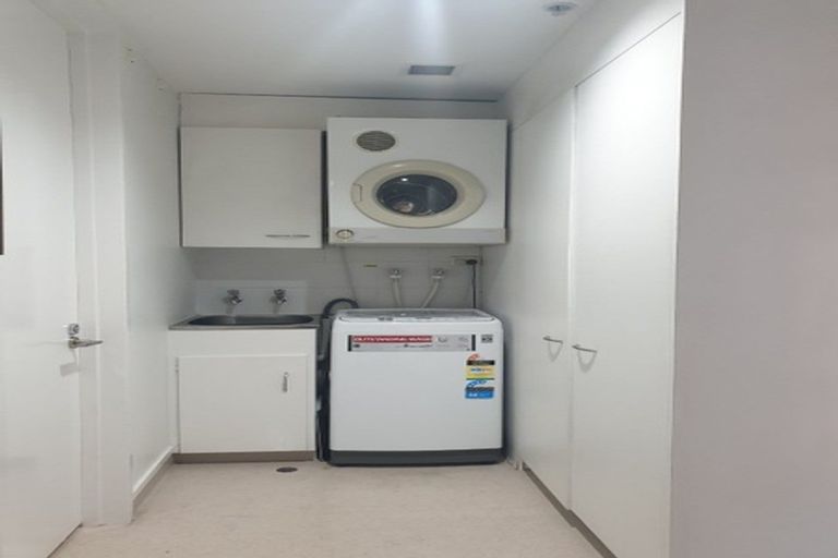 Photo of property in Seaview Apartments, 10b/4 Short Street, Auckland Central, Auckland, 1010