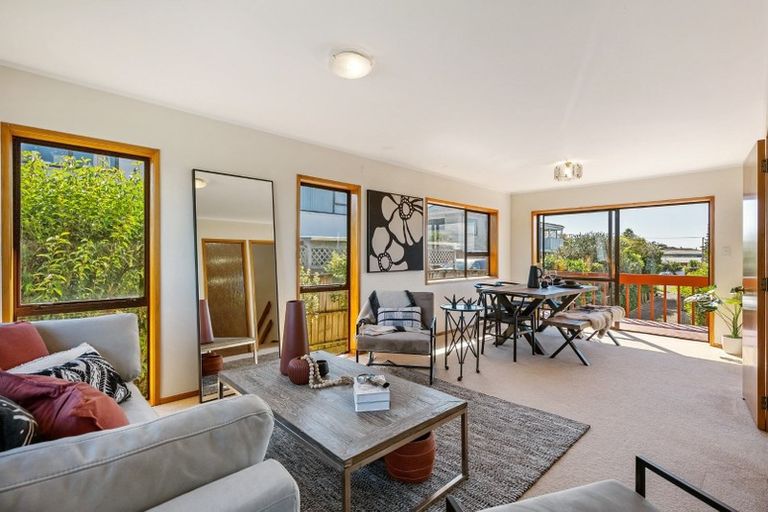 Photo of property in 2/12 East Coast Road, Milford, Auckland, 0620