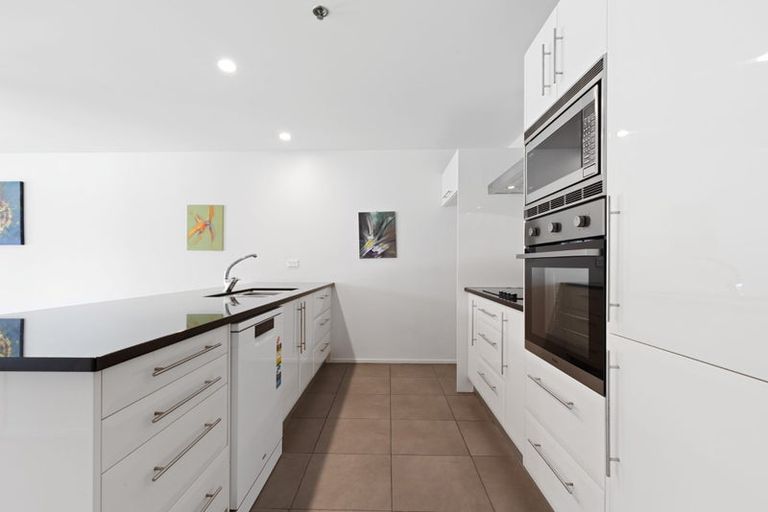 Photo of property in 1/6d Durham Street, Tauranga, 3110