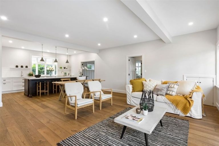 Photo of property in 32 Hawkesbury Avenue, St Albans, Christchurch, 8014