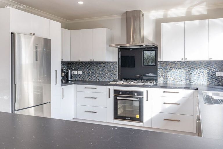 Photo of property in 96 Main North Road, Woodend, 7610