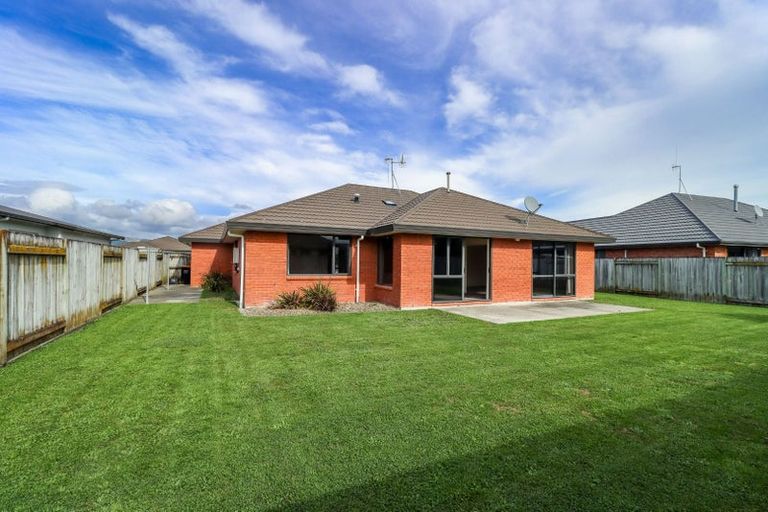 Photo of property in 17 Meridian Grove, Kelvin Grove, Palmerston North, 4414