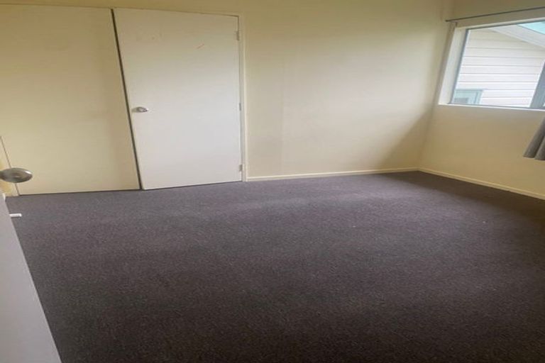 Photo of property in 4/8 Eulogy Place, Randwick Park, Auckland, 2105