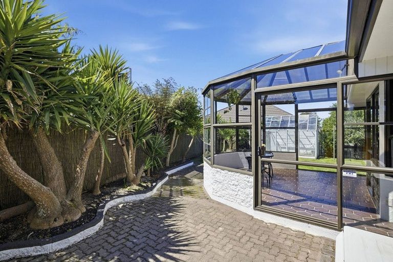 Photo of property in 4 Larkhill Place, Russley, Christchurch, 8042