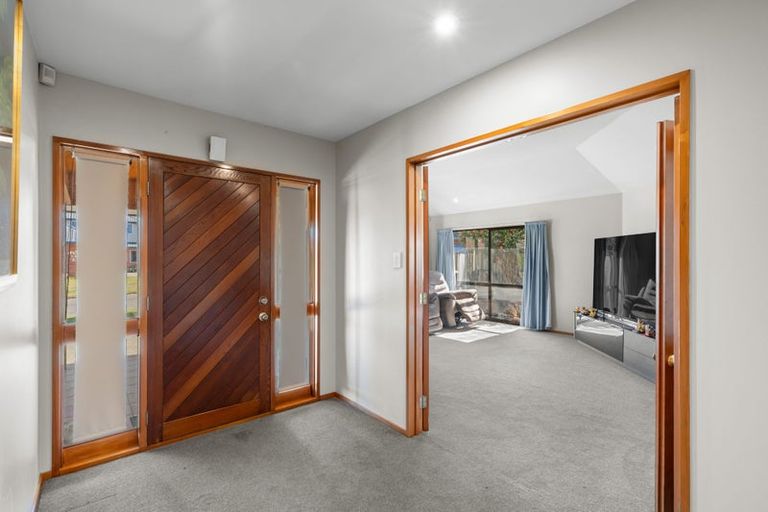 Photo of property in 8 Claverley Gardens, Avonhead, Christchurch, 8042