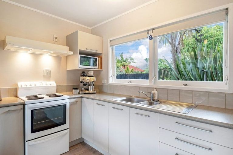 Photo of property in 10/77 Old Lake Road, Narrow Neck, Auckland, 0624