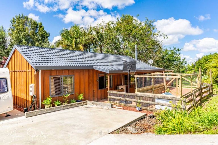 Photo of property in 9 Bickerstaffe Road, Maungaturoto, 0520