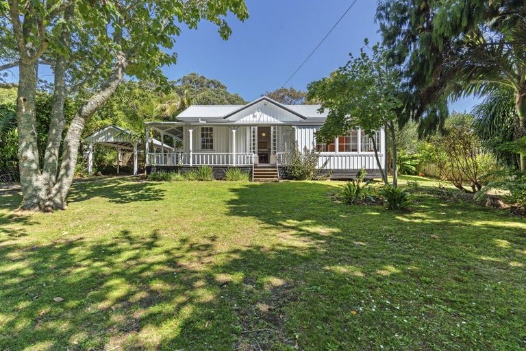 Photo of property in 90 Pendarves Street, New Plymouth, 4310